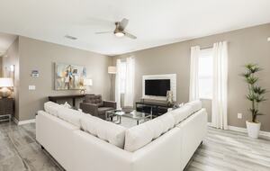 6 Bedroom Home with Private Pool - Davenport, Florida