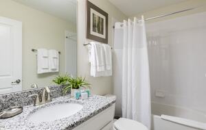 8 Bedroom Home with Private Pool - Davenport, Florida