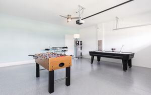 8 Bedroom Home with Private Pool - Davenport, Florida