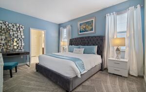 8 Bedroom Home with Private Pool - Davenport, Florida