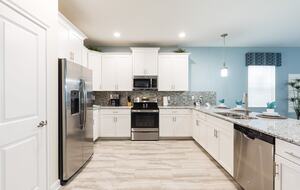 8 Bedroom Home with Private Pool - Davenport, Florida