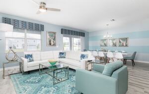 8 Bedroom Home with Private Pool - Davenport, Florida