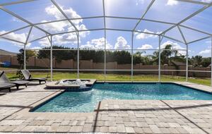 8 Bedroom Home with Private Pool - Davenport, Florida