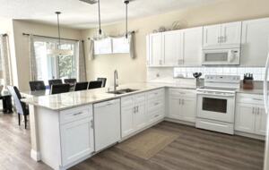 Sunset Lakes Family Getaway - Kissimmee, Florida