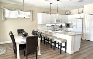 Sunset Lakes Family Getaway - Kissimmee, Florida