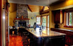 Sakinaw Lake Escape - Garden Bay, Canada