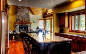 Sakinaw Lake Escape - Garden Bay, Canada