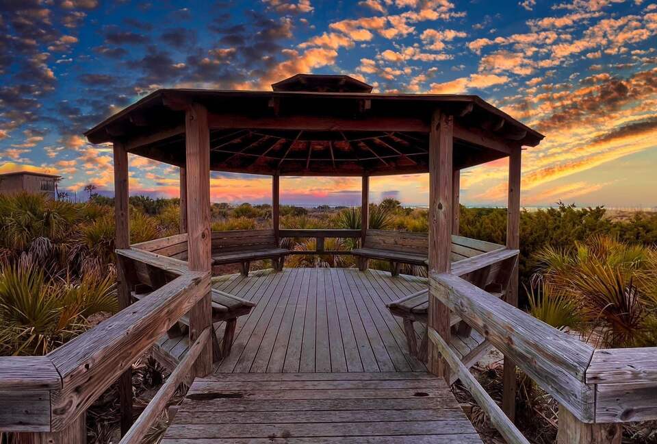 Charming 1910 Tybee Beach Cottage - Tybee Island, Georgia