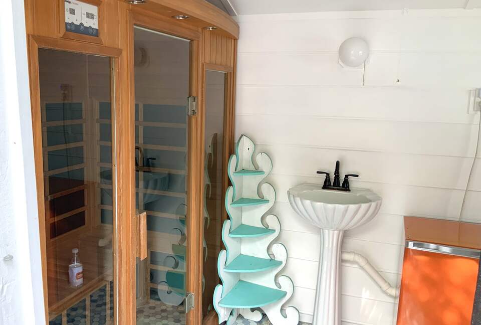 Charming 1910 Tybee Beach Cottage - Tybee Island, Georgia