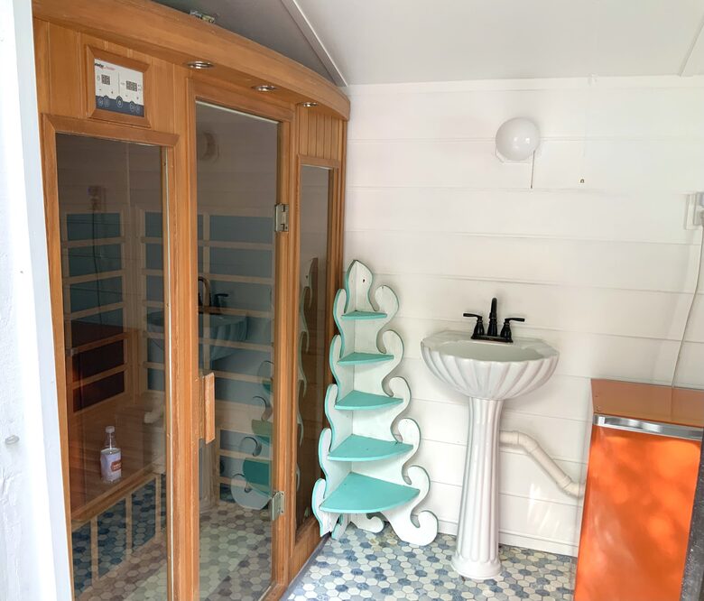 Charming 1910 Tybee Beach Cottage - Tybee Island, Georgia