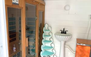 Charming 1910 Tybee Beach Cottage - Tybee Island, Georgia