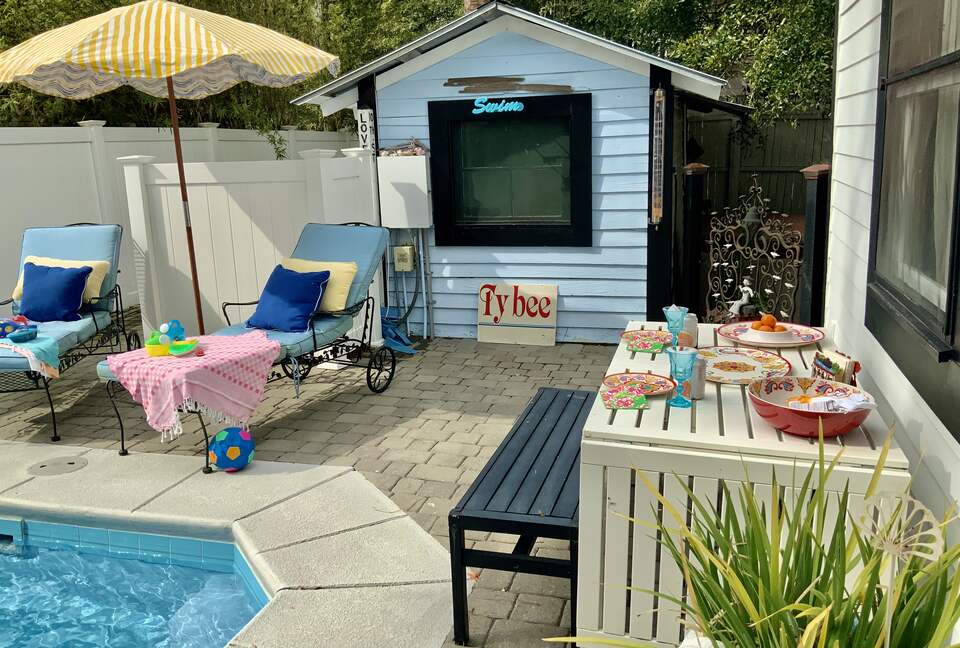 Charming 1910 Tybee Beach Cottage - Tybee Island, Georgia
