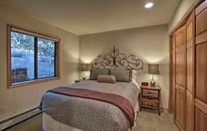 Guest bedroom