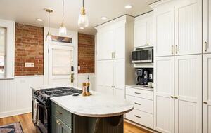 Downtown Denver Victorian Getaway - Denver, Colorado