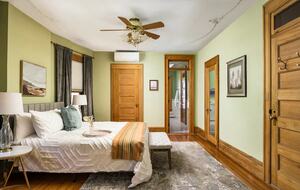 Downtown Denver Victorian Getaway - Denver, Colorado