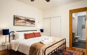 Downtown Denver Victorian Getaway - Denver, Colorado