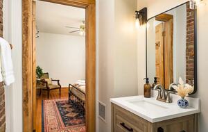 Downtown Denver Victorian Getaway - Denver, Colorado