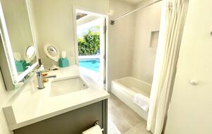 Longboat Key Living | Canal Front Home - Longboat Key, Florida