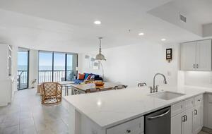 Beachfront Villa Folly Beach - Folly Beach, South Carolina