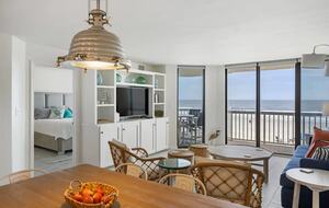 Beachfront Villa Folly Beach - Folly Beach, South Carolina