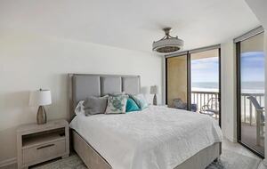 Beachfront Villa Folly Beach - Folly Beach, South Carolina