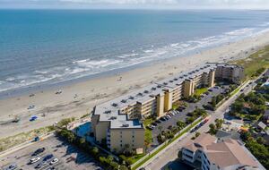 Beachfront Villa Folly Beach - Folly Beach, South Carolina