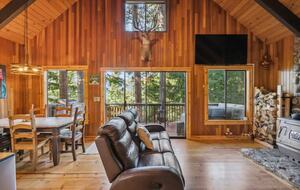 Hawkeye’s Cabin - Ronald, Washington