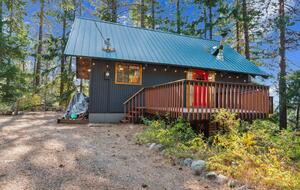Hawkeye’s Cabin - Ronald, Washington