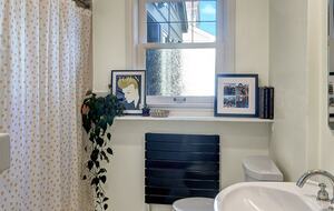 Ensuite bathroom off main bedroom