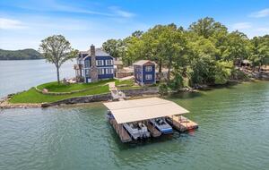 Stunning Lake of the Ozarks Home - Gravois Mills, Missouri