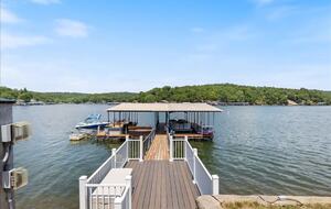 Stunning Lake of the Ozarks Home - Gravois Mills, Missouri