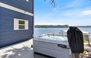 Stunning Lake of the Ozarks Home - Gravois Mills, Missouri