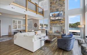 Stunning Lake of the Ozarks Home - Gravois Mills, Missouri