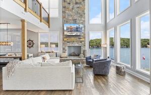 Stunning Lake of the Ozarks Home - Gravois Mills, Missouri
