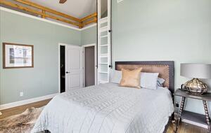 Stunning Lake of the Ozarks Home - Gravois Mills, Missouri