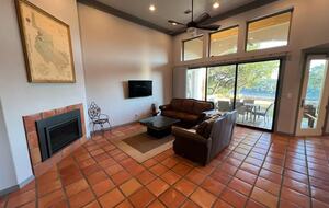 Casa T on Lake Travis in Devil's Cove - Jonestown, Texas