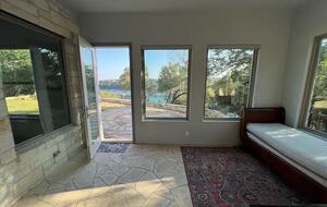 Casa T on Lake Travis in Devil's Cove - Jonestown, Texas