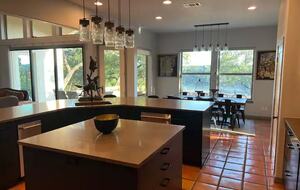 Casa T on Lake Travis in Devil's Cove - Jonestown, Texas