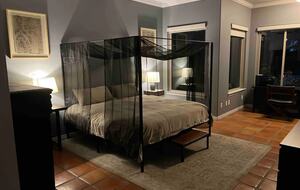 Casa T on Lake Travis in Devil's Cove - Jonestown, Texas