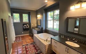 Casa T on Lake Travis in Devil's Cove - Jonestown, Texas