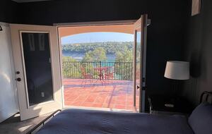 Casa T on Lake Travis in Devil's Cove - Jonestown, Texas