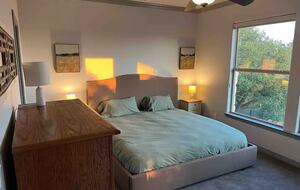 Casa T on Lake Travis in Devil's Cove - Jonestown, Texas