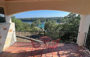 Casa T on Lake Travis in Devil's Cove - Jonestown, Texas