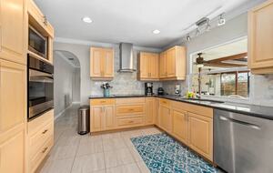 Siesta Key Canal-front Retreat - Sarasota, Florida