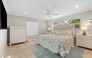 Siesta Key Canal-front Retreat - Sarasota, Florida