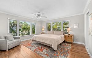 Siesta Key Canal-front Retreat - Sarasota, Florida