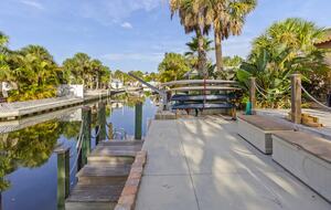 Siesta Key Canal-front Retreat - Sarasota, Florida