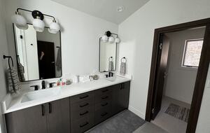 Modern 4BR Duplex | On Golf Course | Minutes to Beaver Creek + Vail - Avon, Colorado