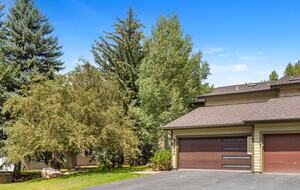 Modern 4BR Duplex | On Golf Course | Minutes to Beaver Creek + Vail - Avon, Colorado