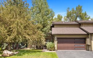 Modern 4BR Duplex | On Golf Course | Minutes to Beaver Creek + Vail - Avon, Colorado